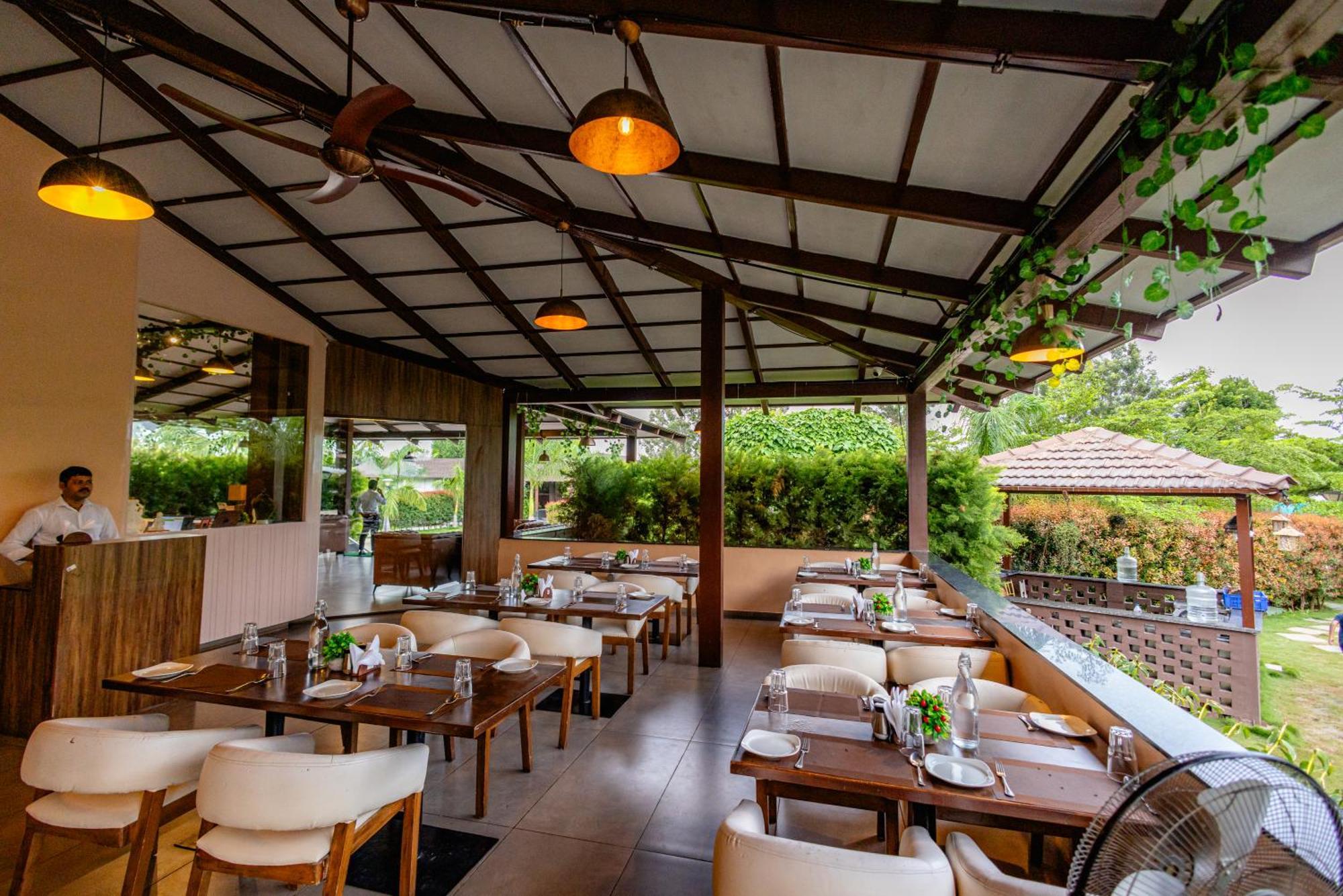 Veerdency Luxury Resort Devanahalli Eksteriør billede